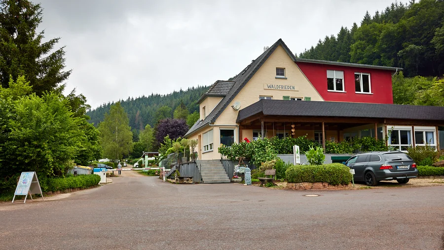 Wohnmobilstellplatz Saarburg - Camping Waldfrieden